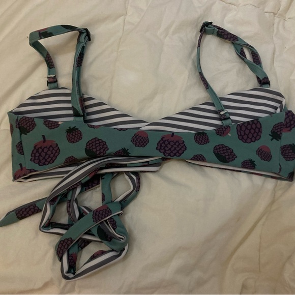 *NWOT* Nettles Tale bikini set - Picture 3 of 8